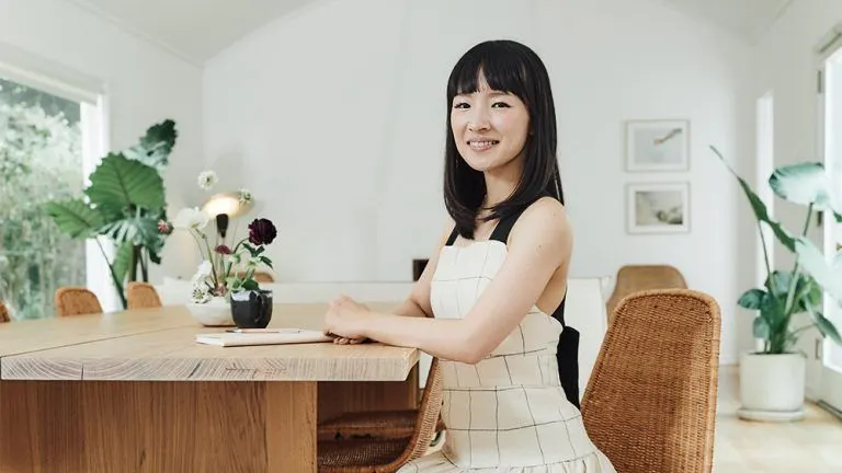 marie kondo y su libro la magia del orden